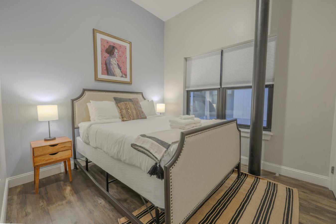 Downtown Luxury Students Welcome Washer And Dryer Boston